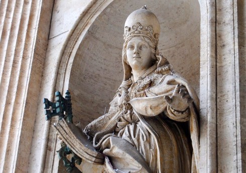 papacy statue st peters (2)